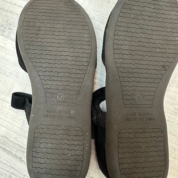 Old Navy Suede Mary Jane in Black. Size 10 - Picture 7 of 7